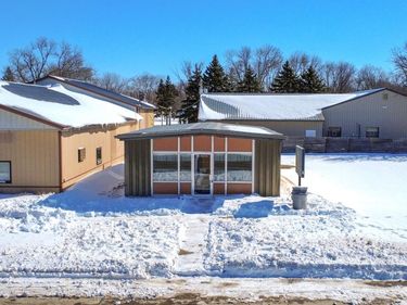 511 Main Street S, Hector, MN 55342