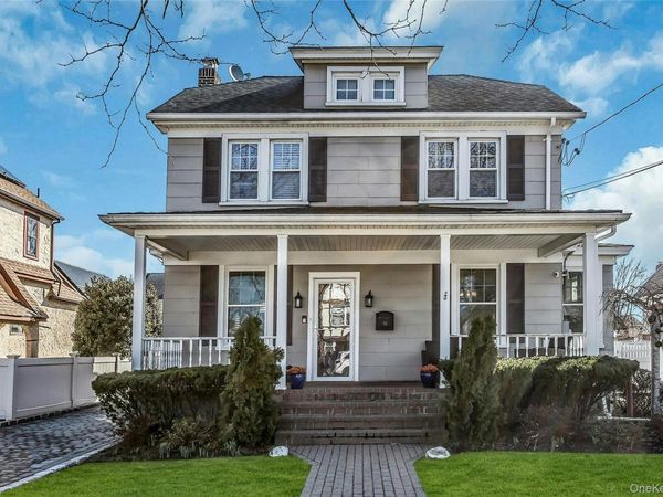 86 Taft Avenue , Lynbrook, NY 11563