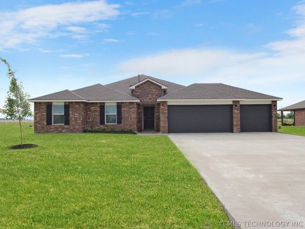 20 Stonegate Drive , Pryor, OK 74361