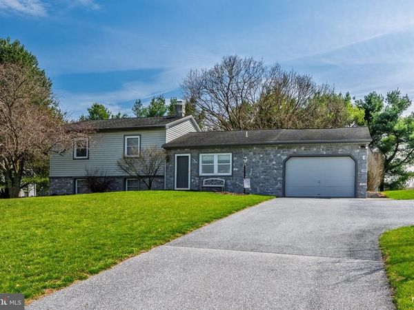 7987 ELIZABETHTOWN RD, ELIZABETHTOWN, PA 17022