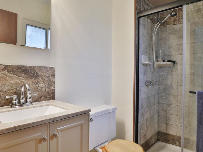 867 Overbrook Service Drive , Columbus, OH 43224 Photo 24