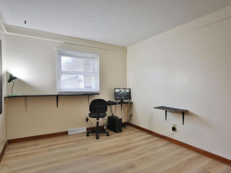 867 Overbrook Service Drive , Columbus, OH 43224 Photo 28