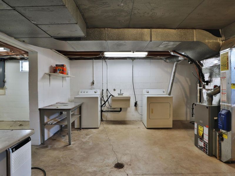 867 Overbrook Service Drive , Columbus, OH 43224 Photo 32