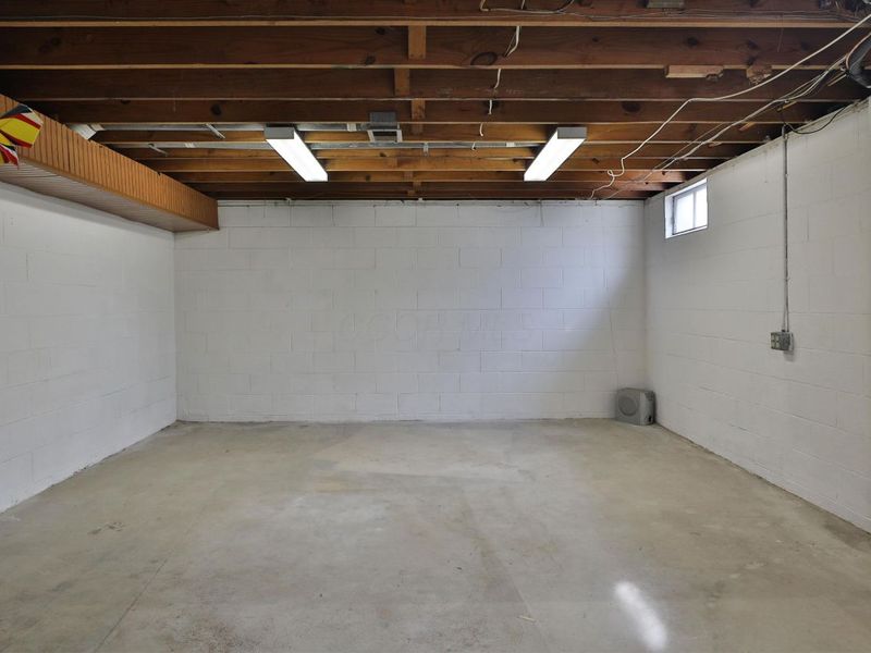 867 Overbrook Service Drive , Columbus, OH 43224 Photo 33