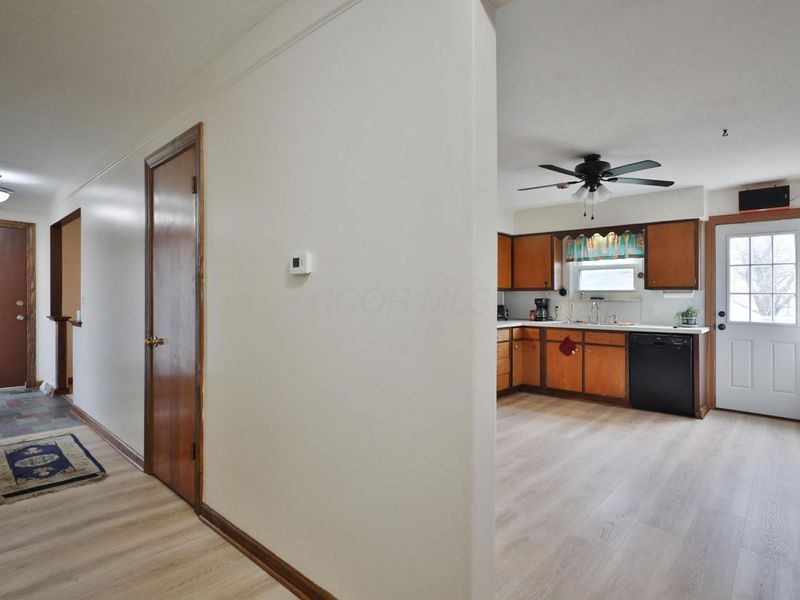 867 Overbrook Service Drive , Columbus, OH 43224 Photo 7