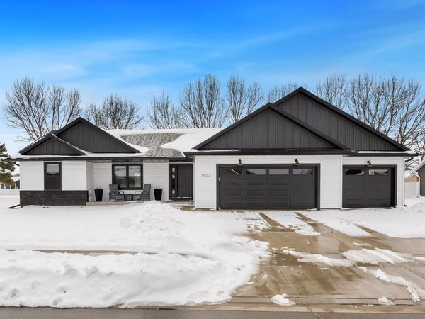 1902 Brooklyn Pl, Holmen, WI 54636