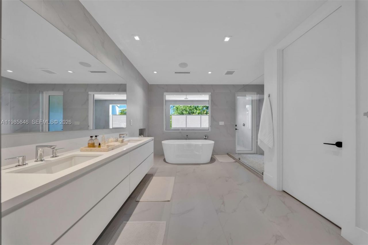 3510 Segovia St, Unit 3510, Coral Gables, FL 33134 Photo