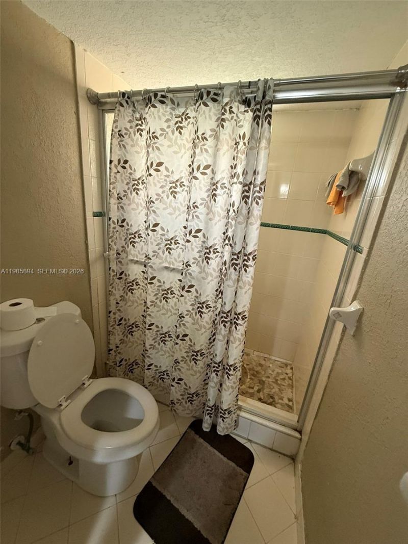 4136 Inverrary Dr, Unit 15C, Lauderhill, FL 33319 Photo