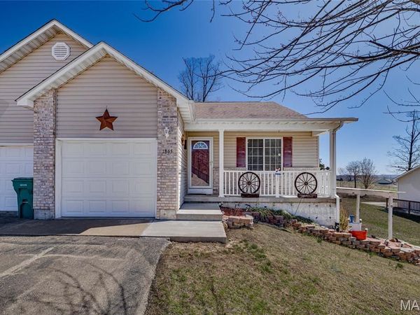 1865 Black Oak Drive, Farmington, MO 63640