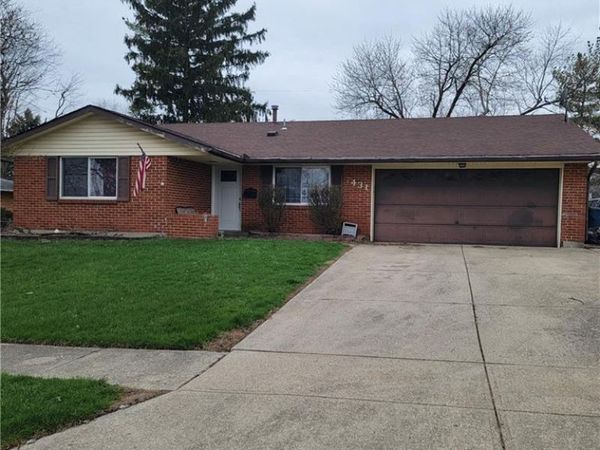 7431 Troy Manor Road, Huber Heights, OH 45424