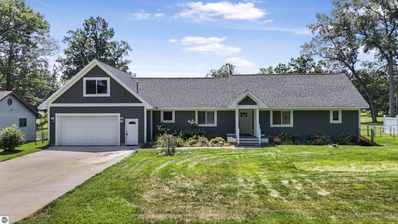 113 Bright Angel Drive, Prudenville, MI 48651 Main Photo
