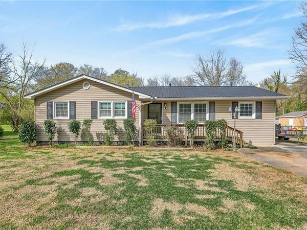 317 Garden Avenue SE, Lindale, GA 30147