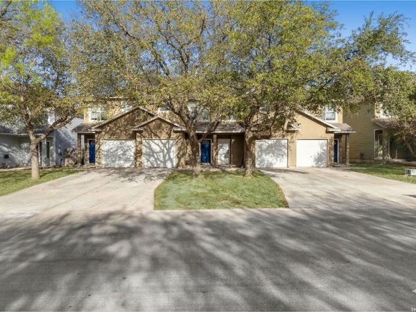 7815 Kingsbury Wood, San Antonio, TX 78240