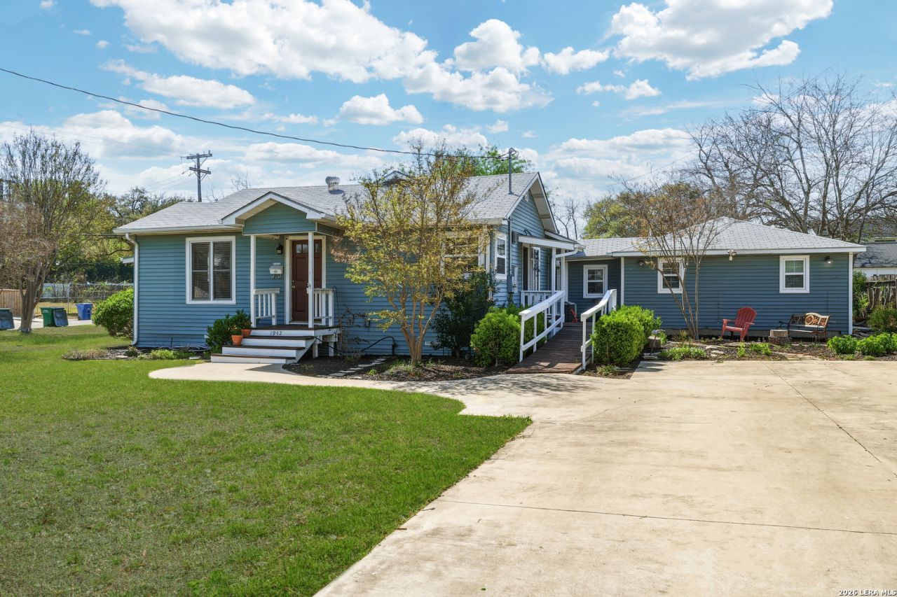 1942 Flamingo, San Antonio, TX 78209 Main Photo