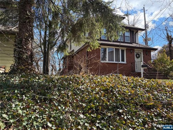 528 Terrace Avenue, Hasbrouck Heights, NJ 07604