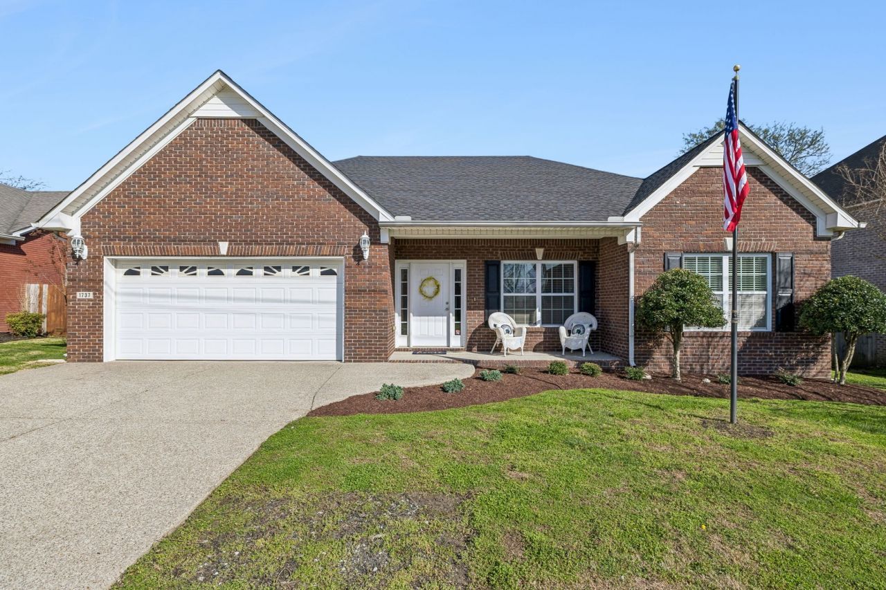 1737 Auburn Ln, Columbia, TN 38401 Main Photo