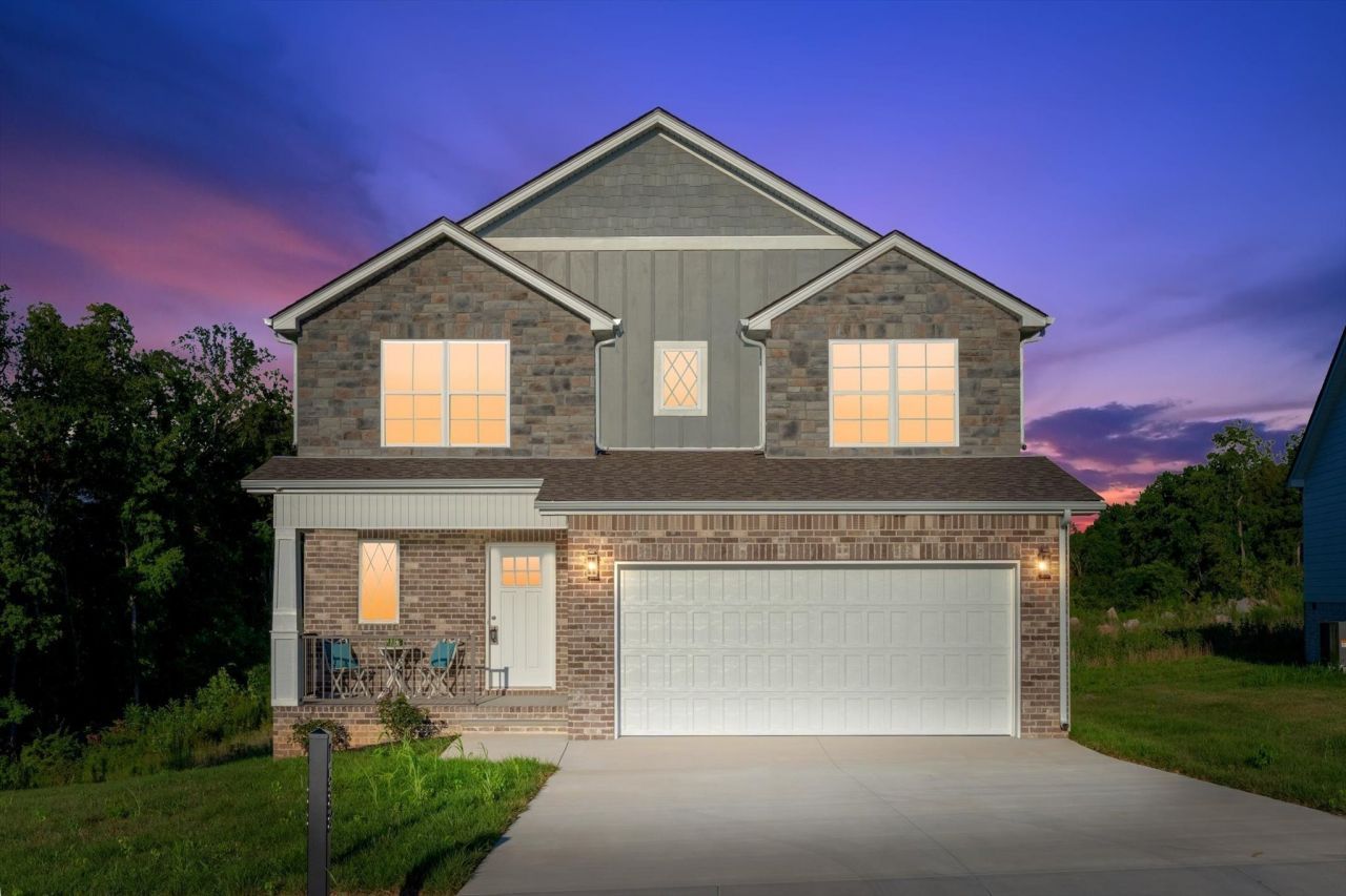 931 Bankside Dr , Clarksville, TN 37043 Main Photo