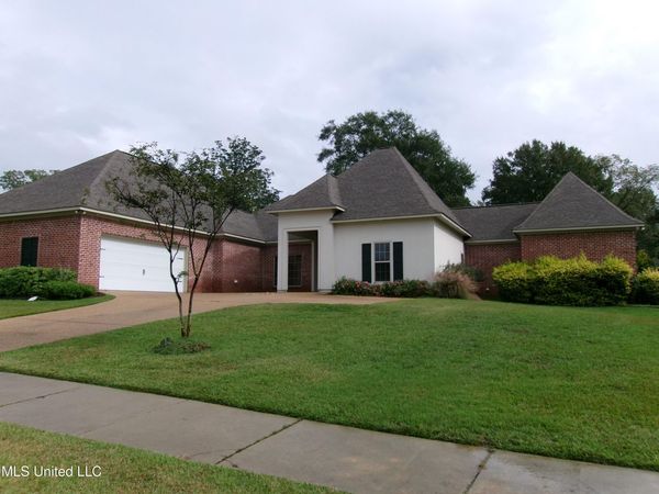 30 Ashburn Woods Avenue, Natchez, MS 39120