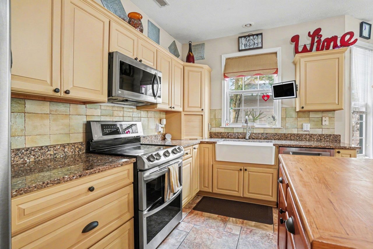 1419 Lighthouse Dr. Photo 7