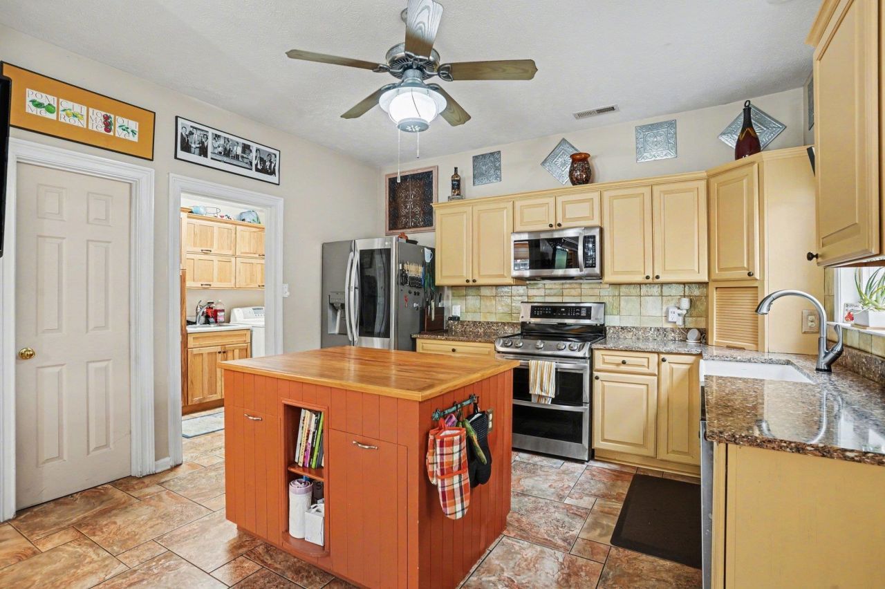 1419 Lighthouse Dr. Photo 8