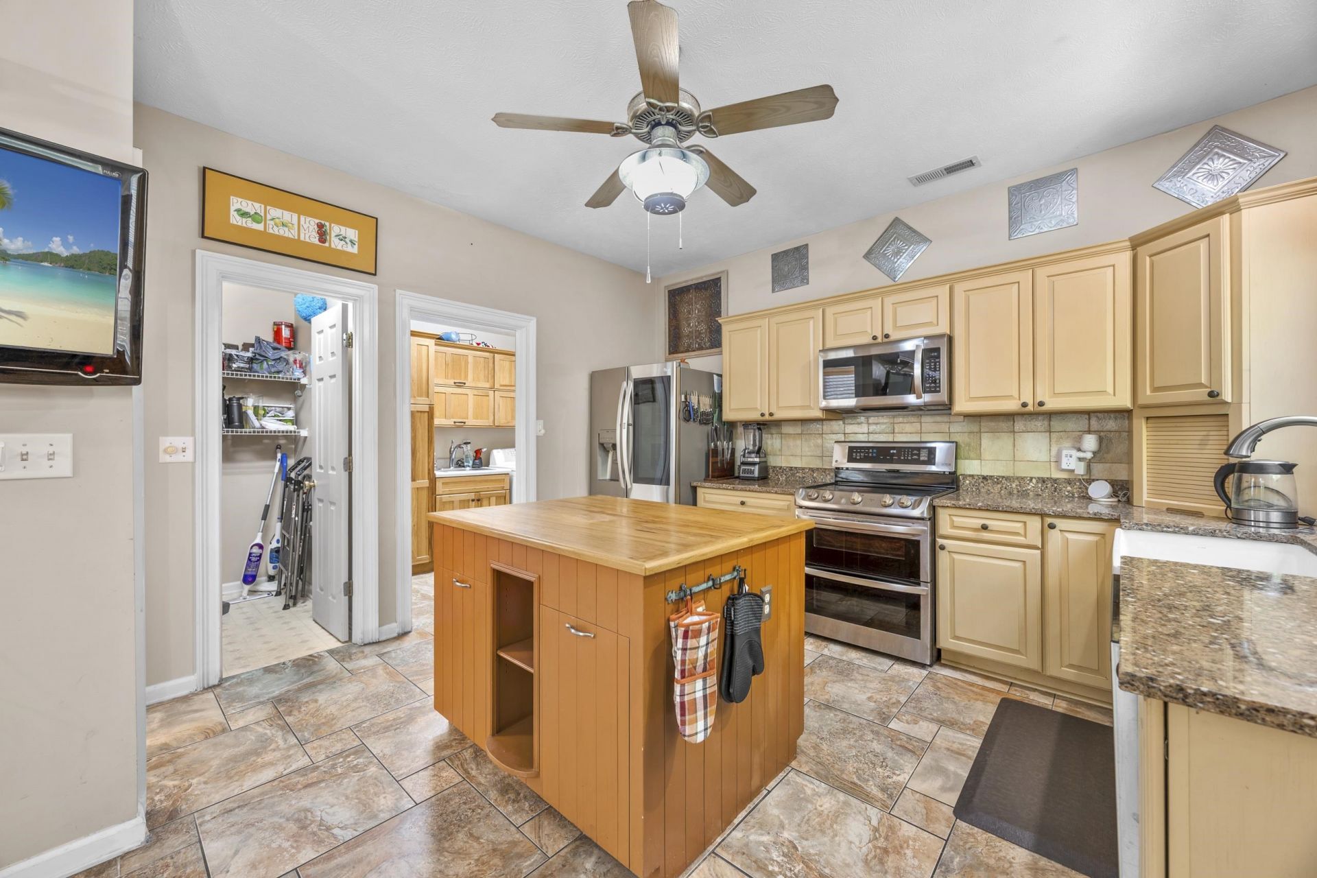 1419 Lighthouse Dr. Photo 9