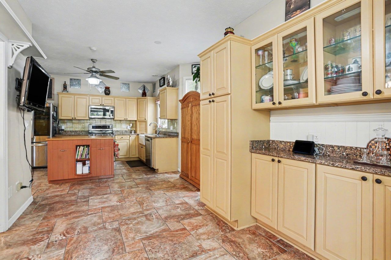 1419 Lighthouse Dr. Photo 9