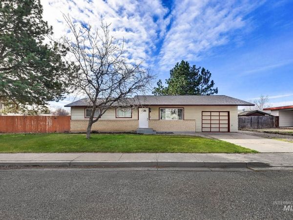115 E 14th N St, Mountain Home, ID 83647