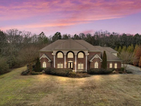 3725 Woodtrail, Decatur, AL 35603