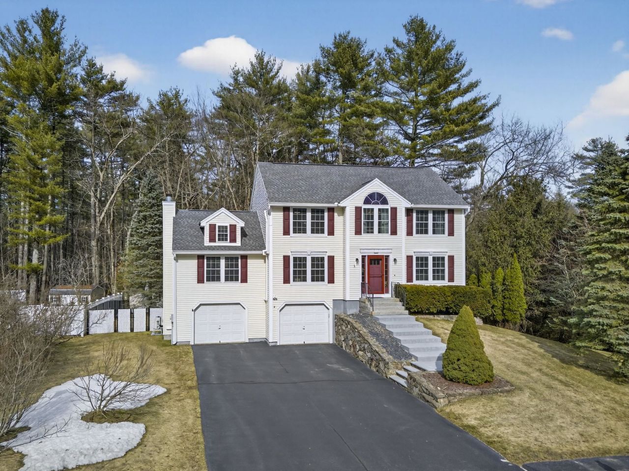 1 Cambridge Drive, Merrimack, NH 03054 Main Photo