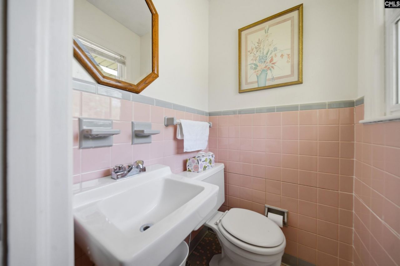 7126 Two Notch Road Photo 14