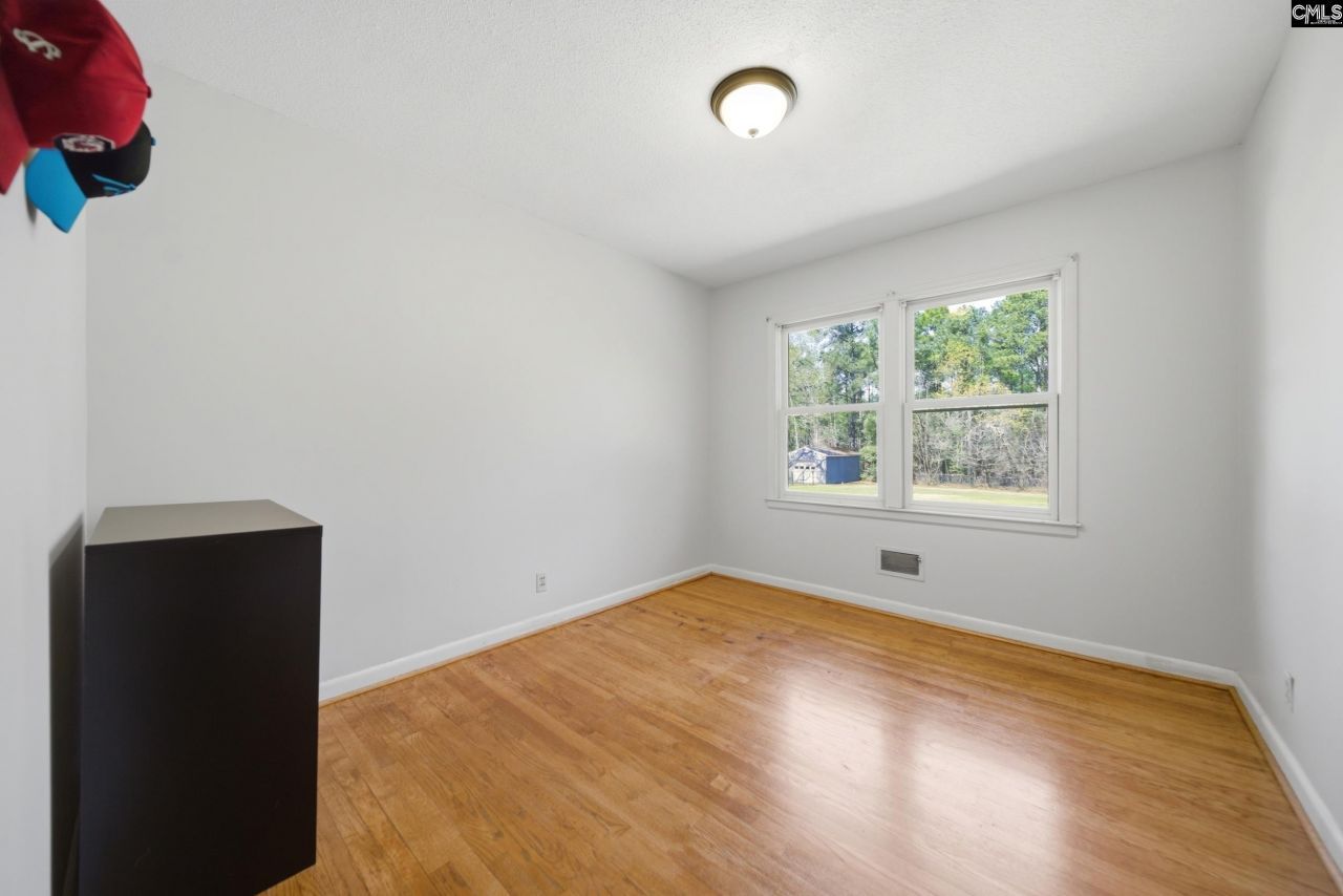 7126 Two Notch Road Photo 15