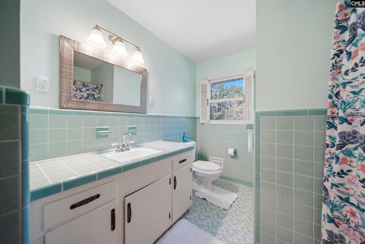 7126 Two Notch Road Photo 17