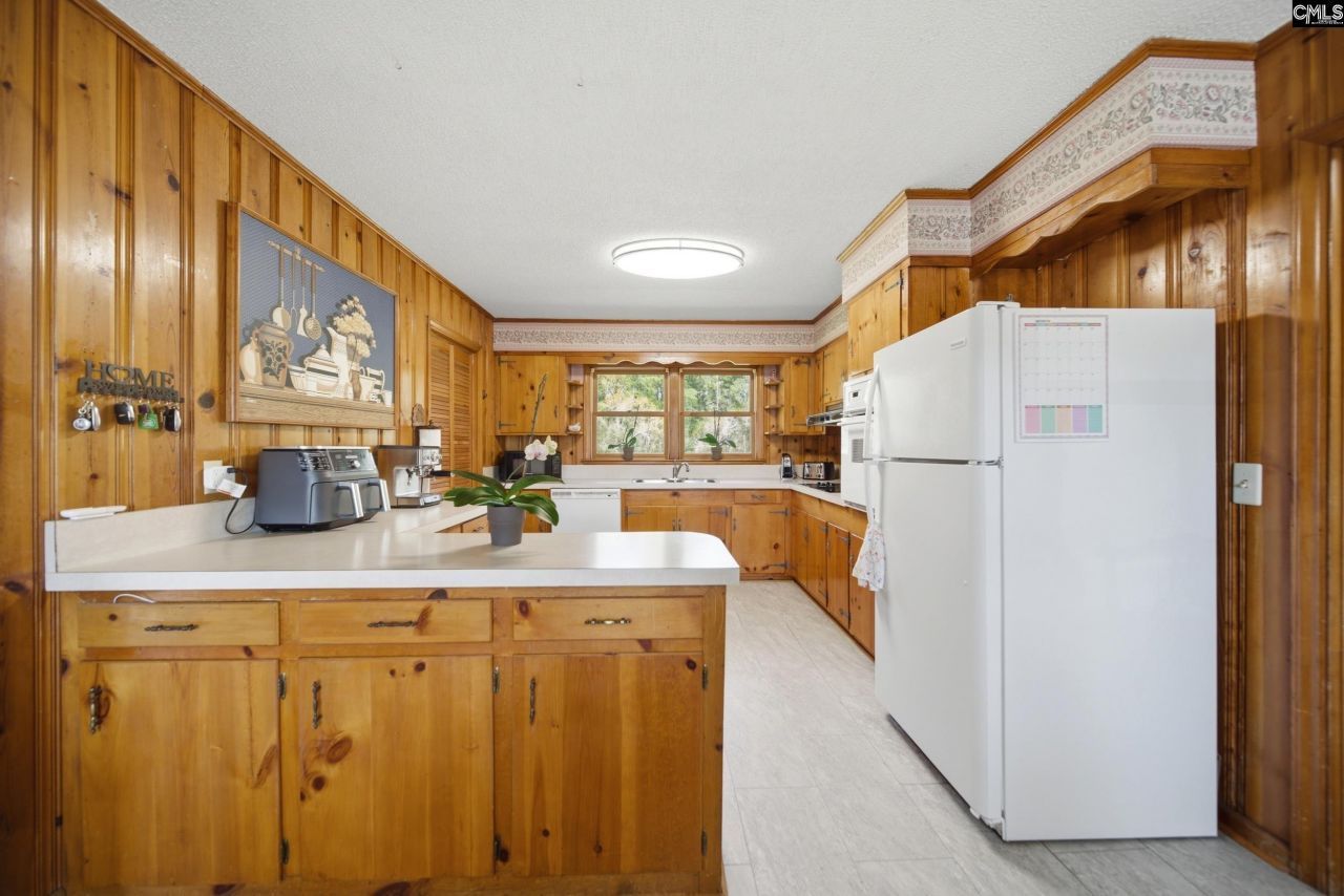 7126 Two Notch Road Photo 21