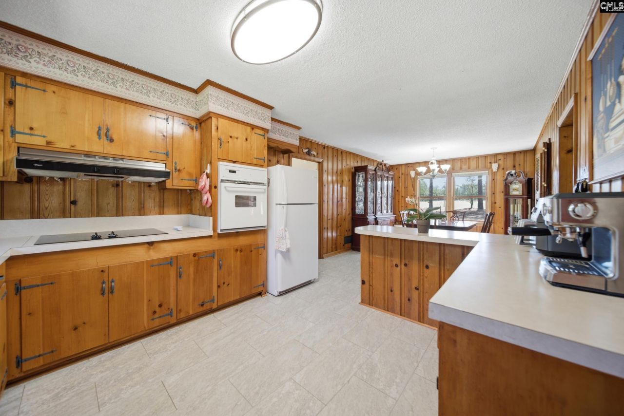 7126 Two Notch Road Photo 24