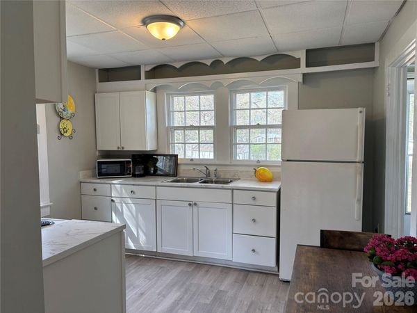 214 W Maine Avenue , Bessemer City, NC 28016