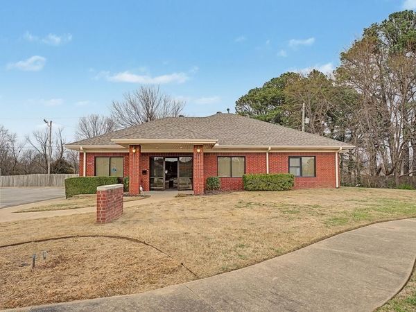 1392 Plaza Place, Springdale, AR 72764