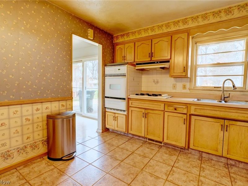 6413 Longridge Road , Mayfield Heights, OH 44124 Photo 11