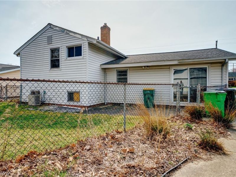 6413 Longridge Road , Mayfield Heights, OH 44124 Photo 2