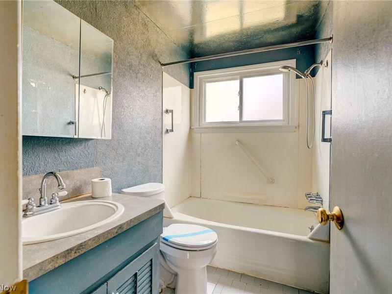 6413 Longridge Road , Mayfield Heights, OH 44124 Photo 24