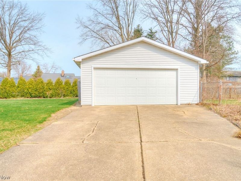 6413 Longridge Road , Mayfield Heights, OH 44124 Photo 3