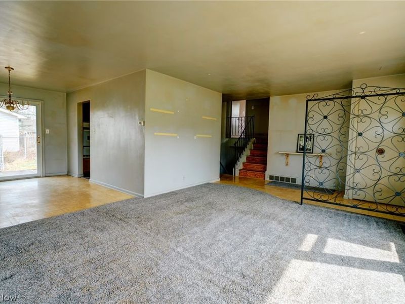 6413 Longridge Road , Mayfield Heights, OH 44124 Photo 6