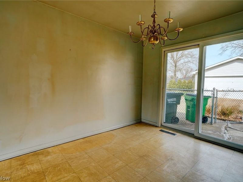 6413 Longridge Road , Mayfield Heights, OH 44124 Photo 9