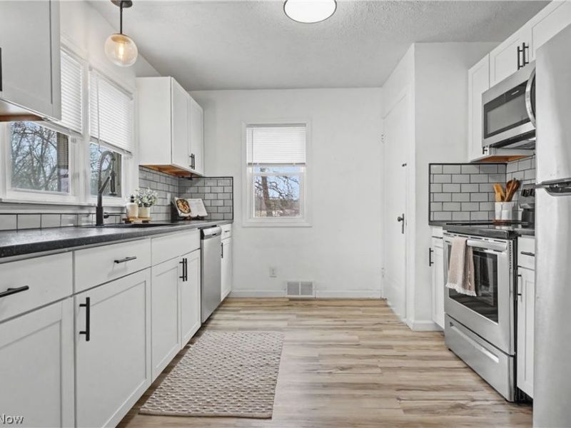 86 Southeast Avenue , Tallmadge, OH 44278 Photo 9