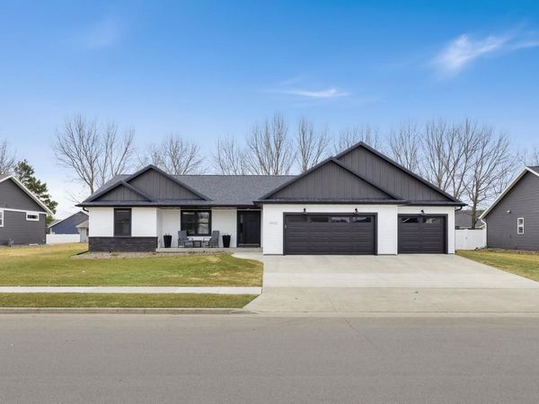 1902 Brooklyn PLACE, Holmen, WI 54636