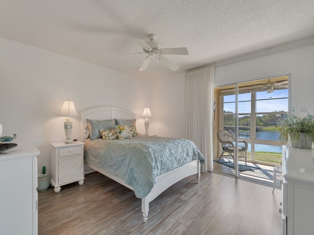 68 Royal Oak Court, Unit 201, Vero Beach, FL 32962 Photo