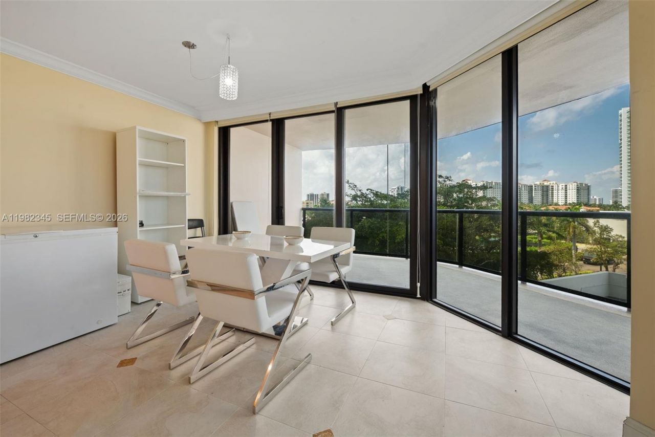 19667 Turnberry Way , Unit 4H, Aventura, FL 33180 Photo