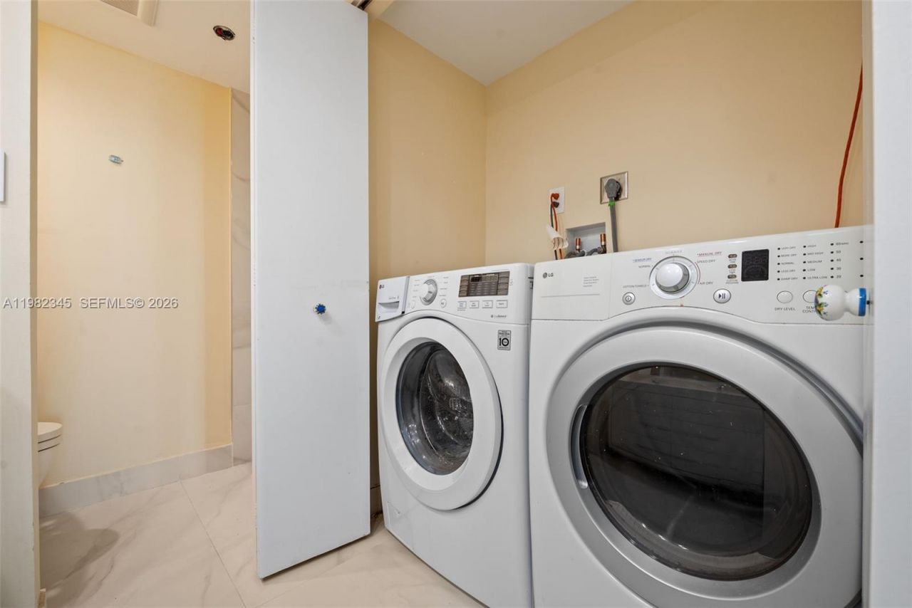 19667 Turnberry Way , Unit 4H, Aventura, FL 33180 Photo