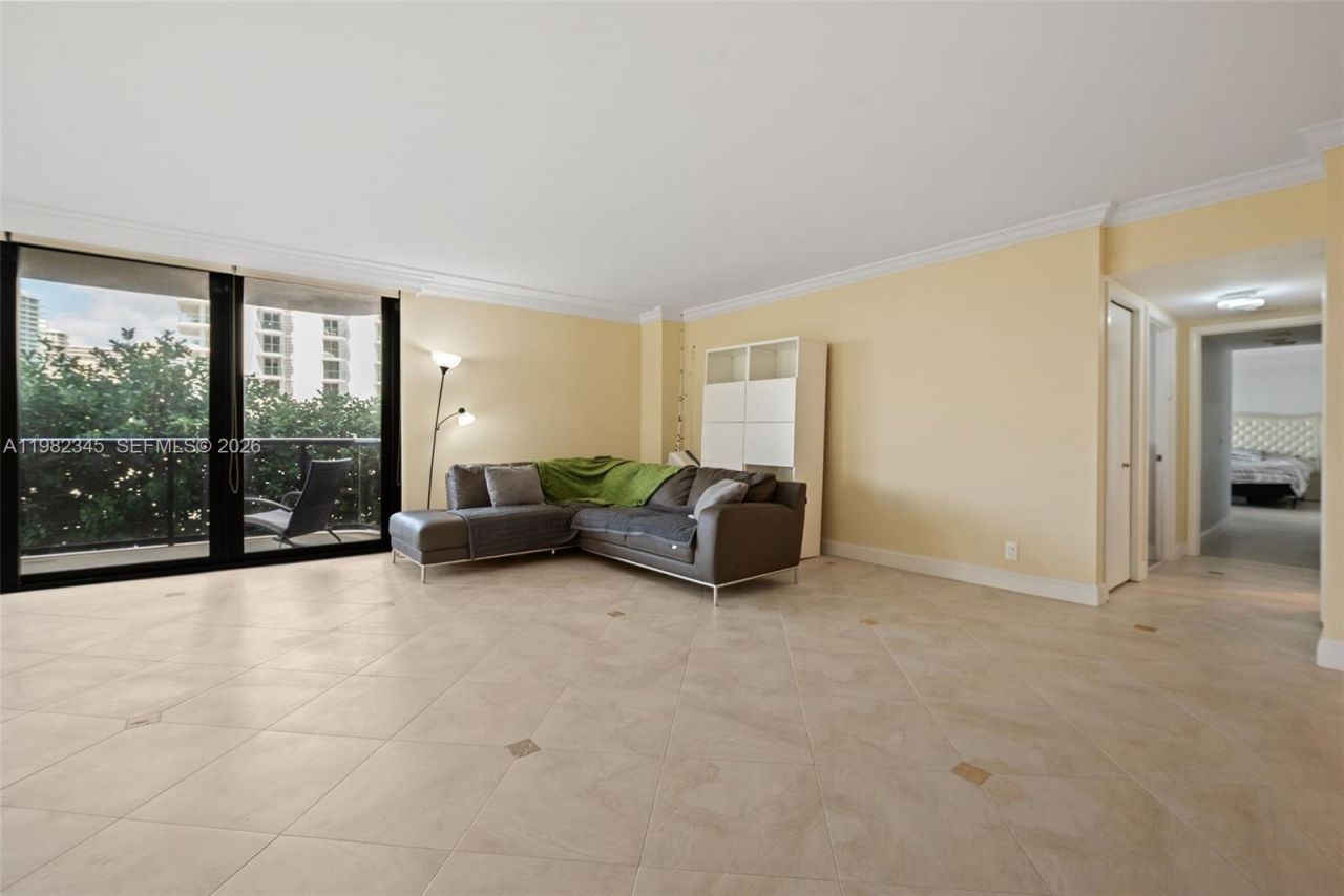 19667 Turnberry Way , Unit 4H, Aventura, FL 33180 Photo