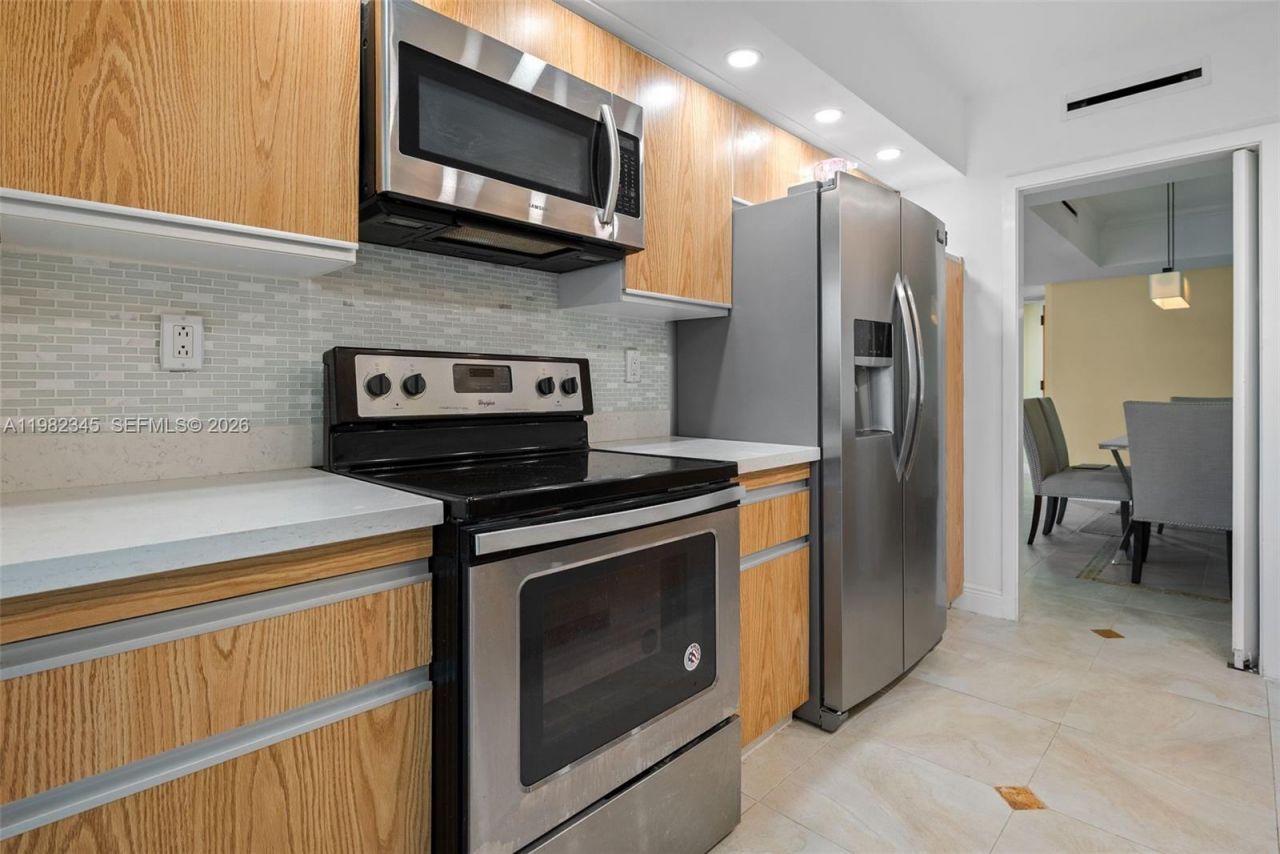 19667 Turnberry Way , Unit 4H, Aventura, FL 33180 Photo