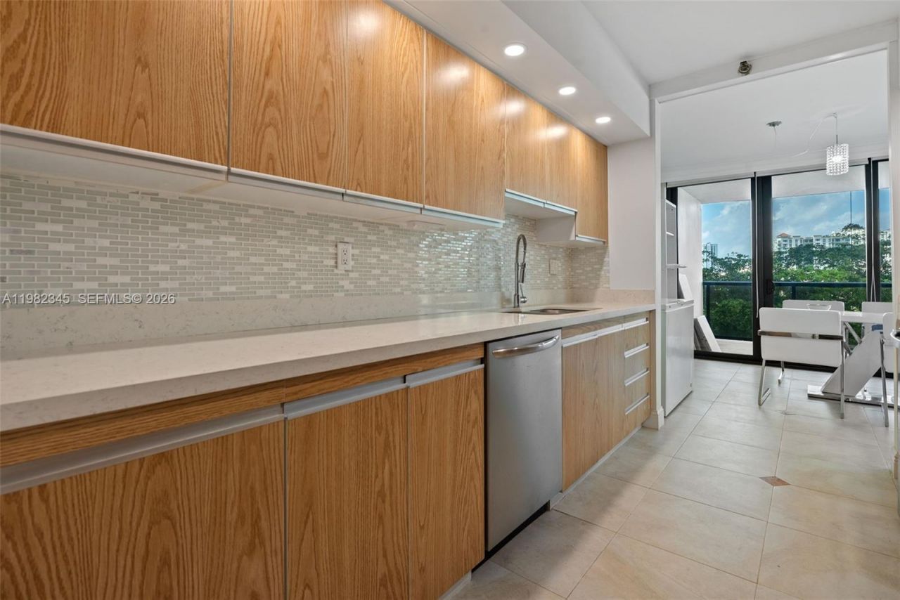 19667 Turnberry Way , Unit 4H, Aventura, FL 33180 Photo